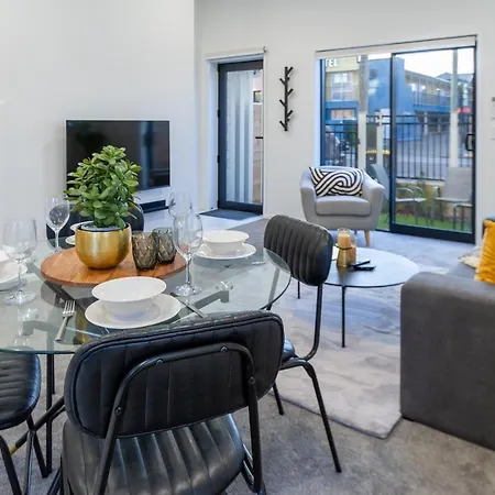 3 Bedroom 2 Bath Central City